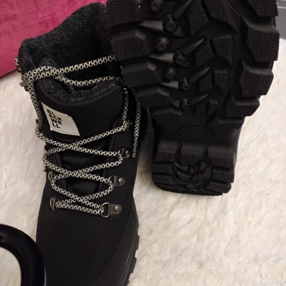Designer boots  Black well value was 300$ , new waterproof - Picture 2 of 6